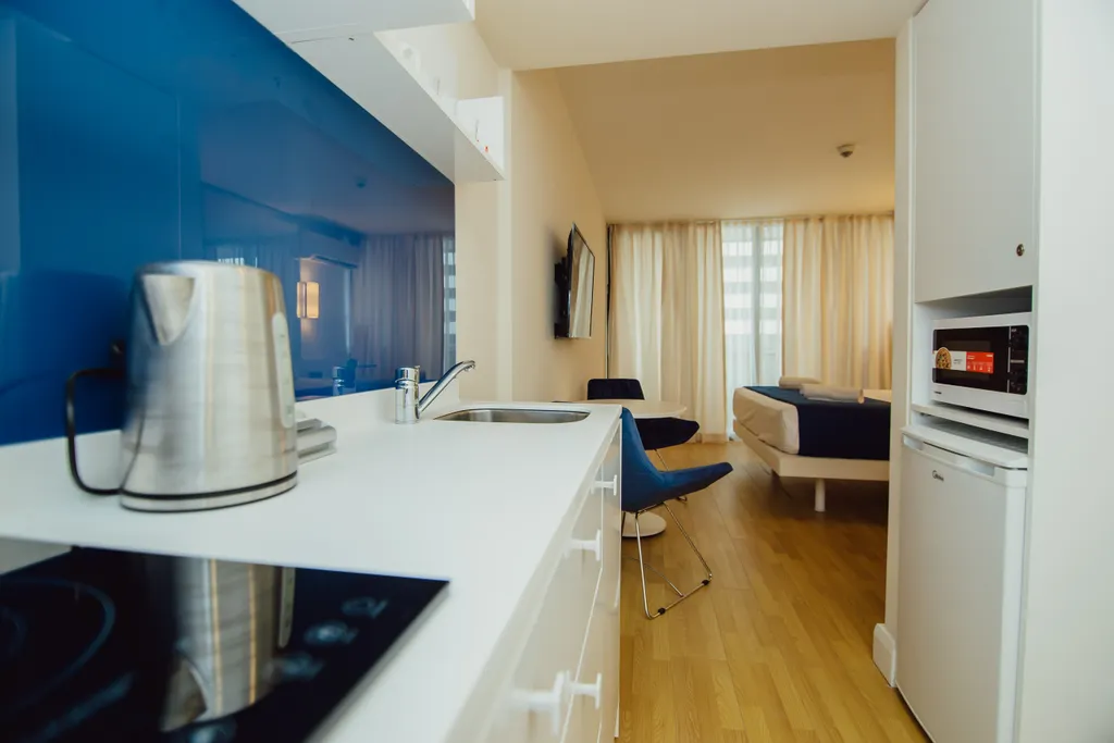 Студия на первой линии