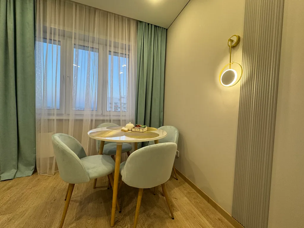 Видовая квартира с дизайнерским ремонтом на берегу реки в белых росах