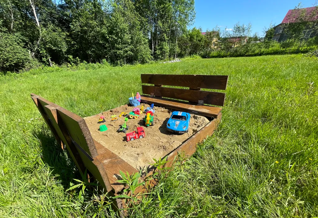 Домик для семейного отдыха в лесу