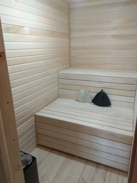 Дом с террасой, сауной рядом с лесом и пляжами