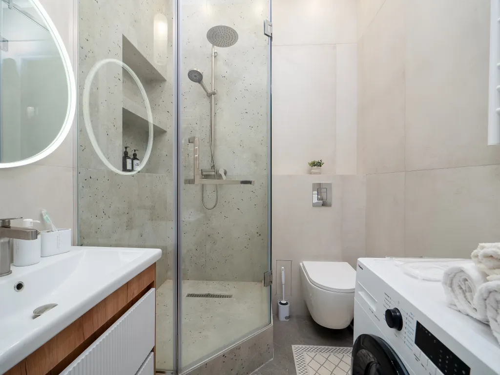 Уютная двухкомнатная квартира в районе Меги с видом на город