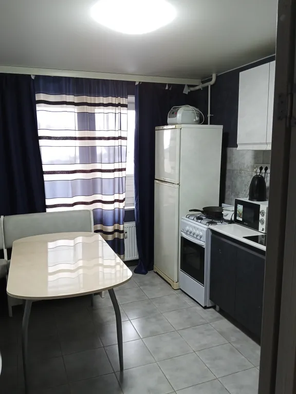 Двухкомнатная квартира в новостройке, рядом центр города