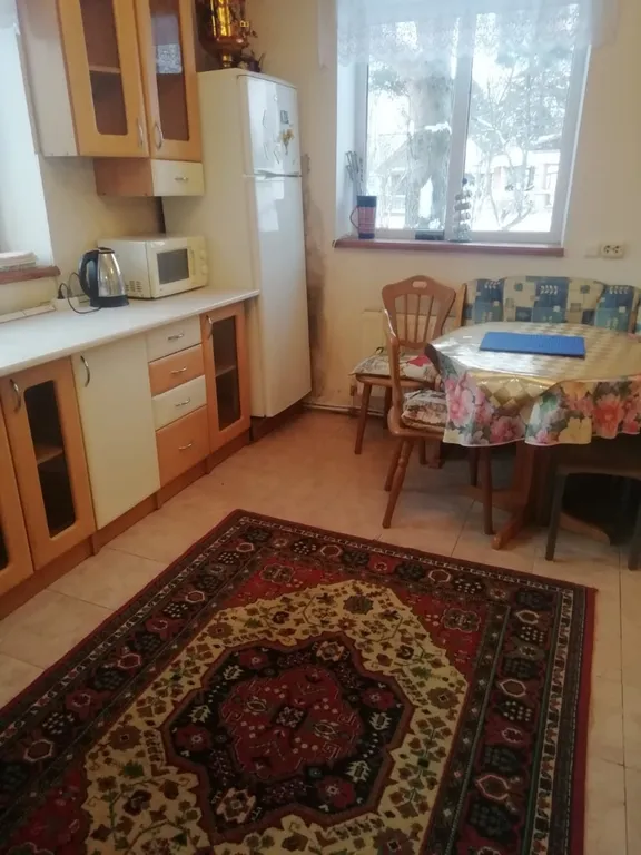 Большой дом на окраине деревни