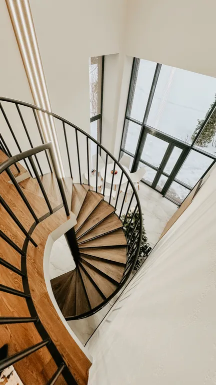 Новый дом с подогреваемым бассейном и сауной