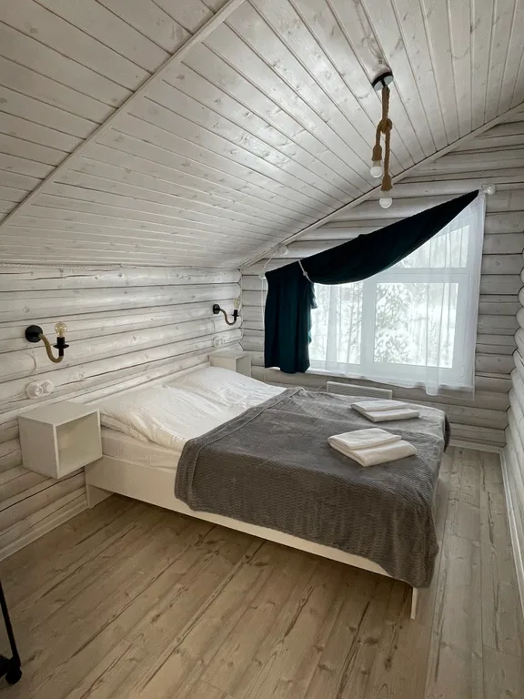 Уютный дом из бревна с 2мя отдельными спальнями