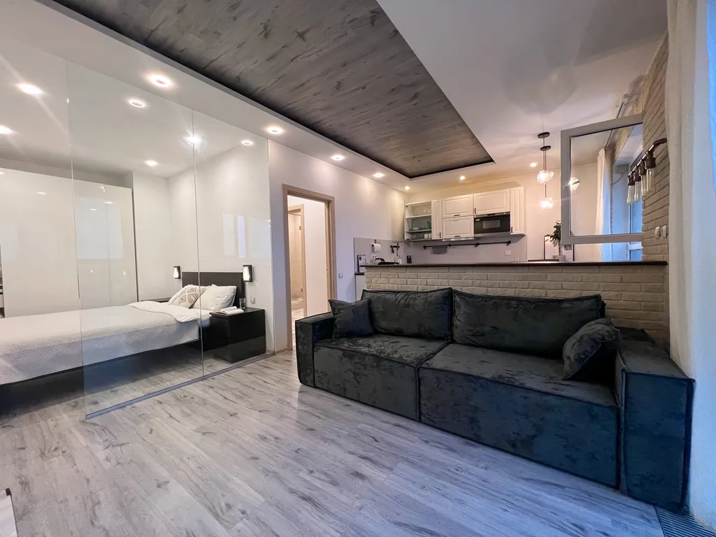 Дизайнерская квартира с панорамными окнами и кондиционером ЖК Акварели