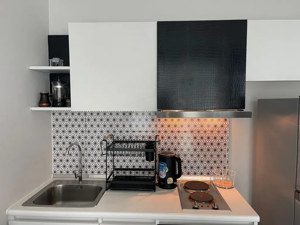 Апартамент для отдыха с детьми в тихом месте на берегу моря