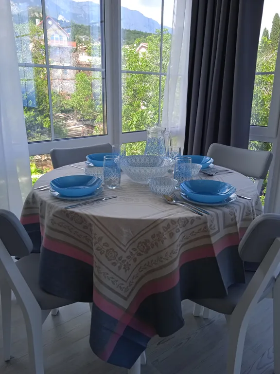 Саммер Холл - Дача Аракина