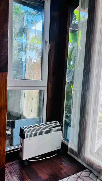 Коттедж Коттедж Бунгало на первой линии моря — Сухум