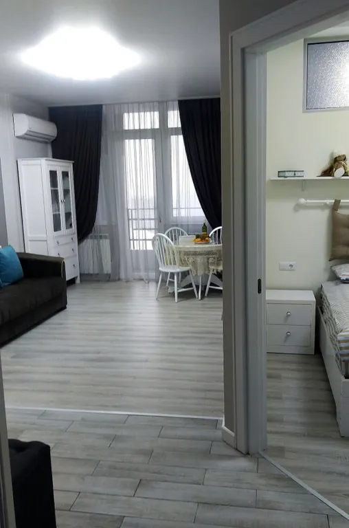 Светлая и уютная квартира с 3 комнатами, 7 минут от моря