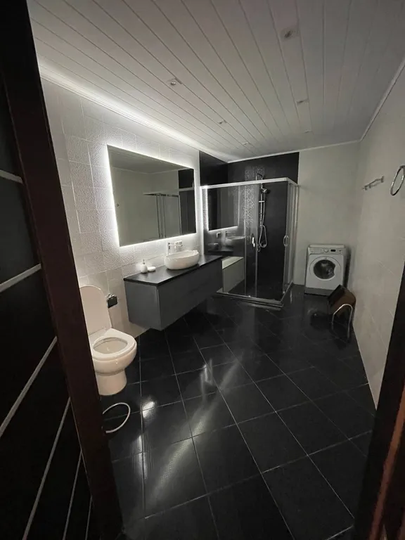 Шестая параллельная