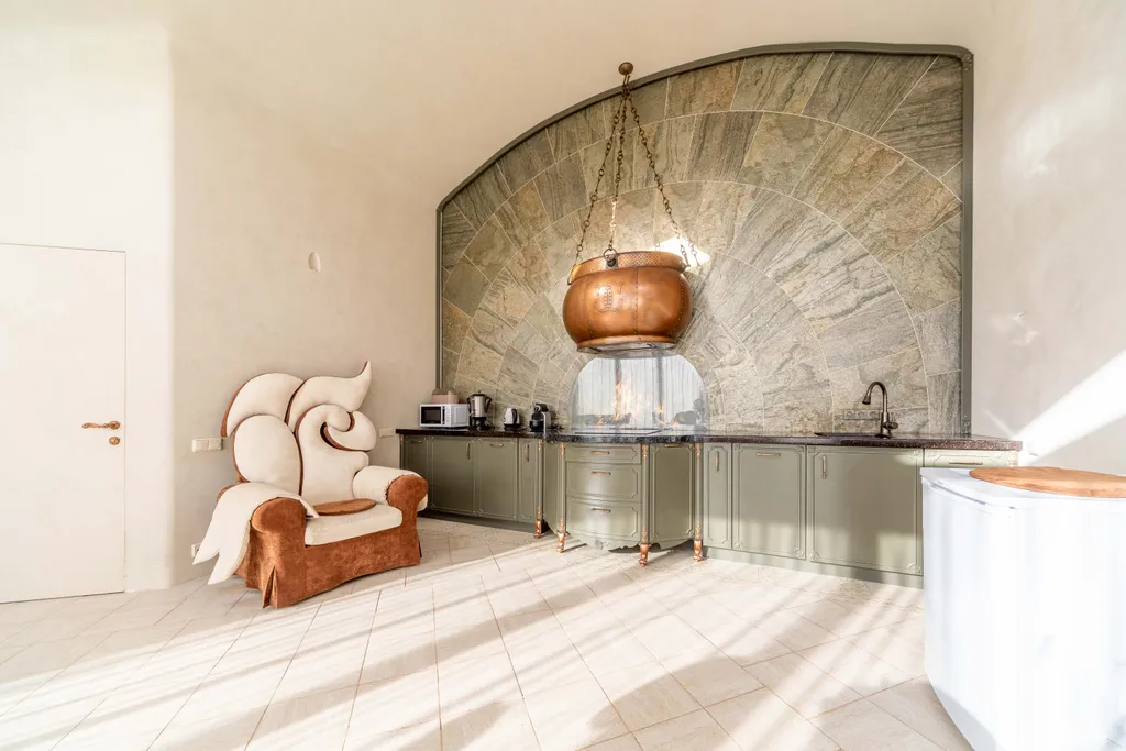 Уютный дом у озера