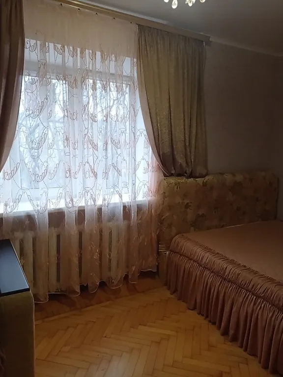 Двухкомнатная квартира в центре — аренда посуточно в Шахты