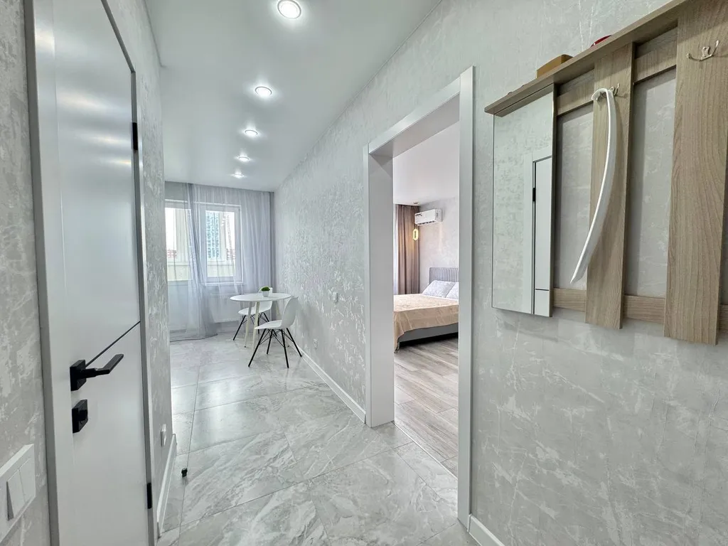 Уютные апартаменты LikeHome на Братьев Хусаиновых 6