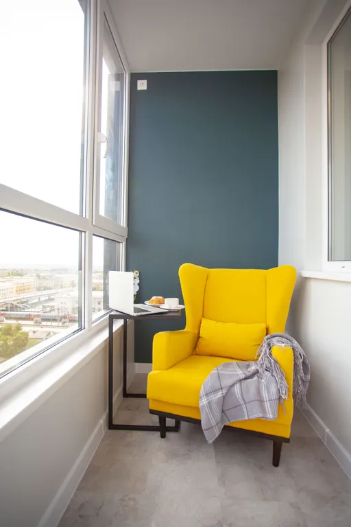 Студия в сердце города с видом на жд вокзал