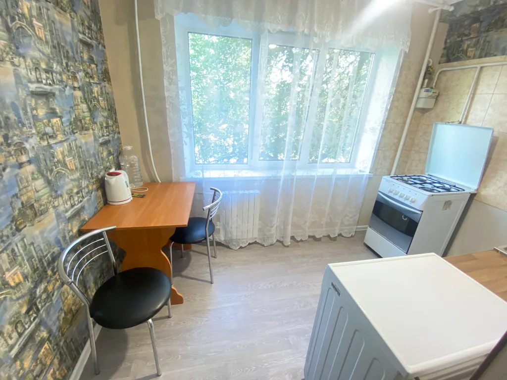 2-комн.  кв. по центральной ул.Ленина г.Макеевки