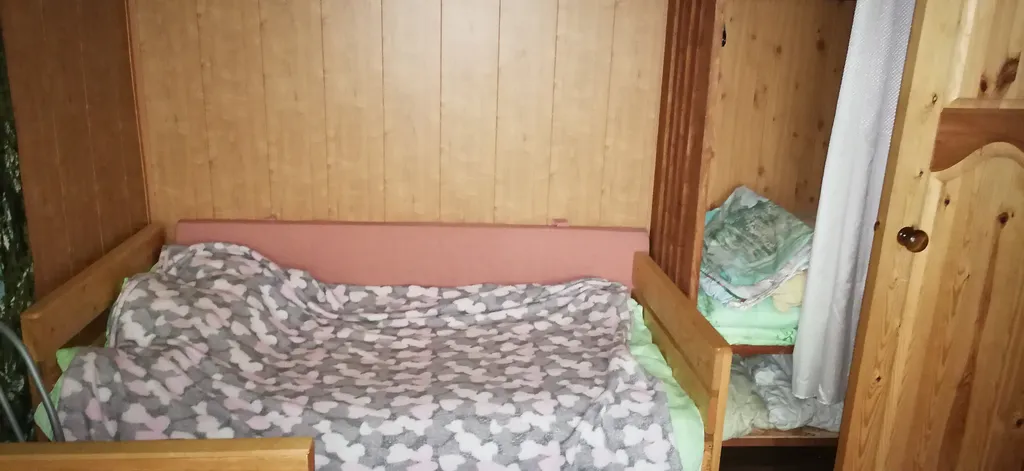 Дом рядом с озером