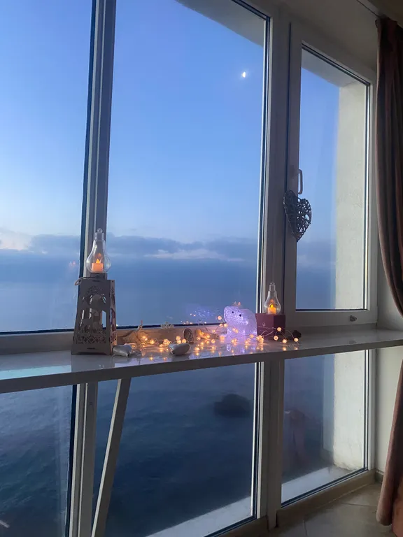 Апартаменты с видовыми окнами на море, первая линия