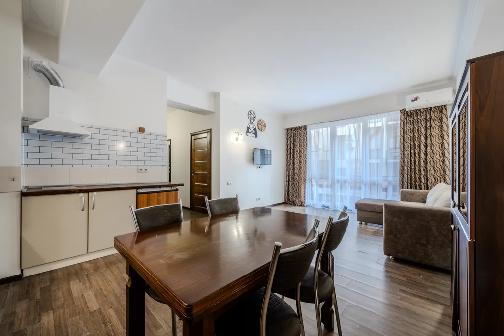 Апартаменты с балконом, 2 этаж, Семейное гнездышко с панорамой