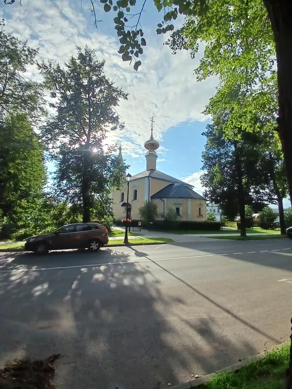 Трехкомнатная квартира у Торговых Рядов в центре