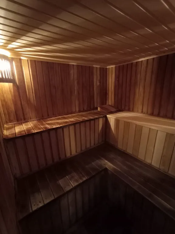 Дом с бассейном и сауной рядом с морем