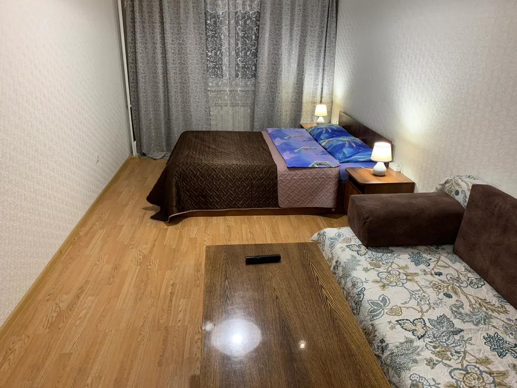 Евродвушка у ТЦ Фестиваль