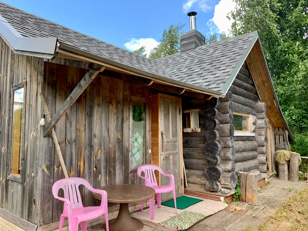 Прекрасный домик около прудиков