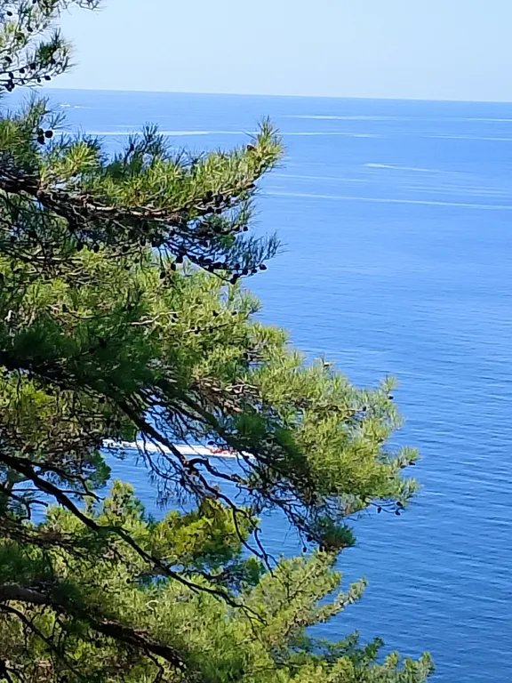 Квартира-студия у моря в шаговой доступности, личная парковка