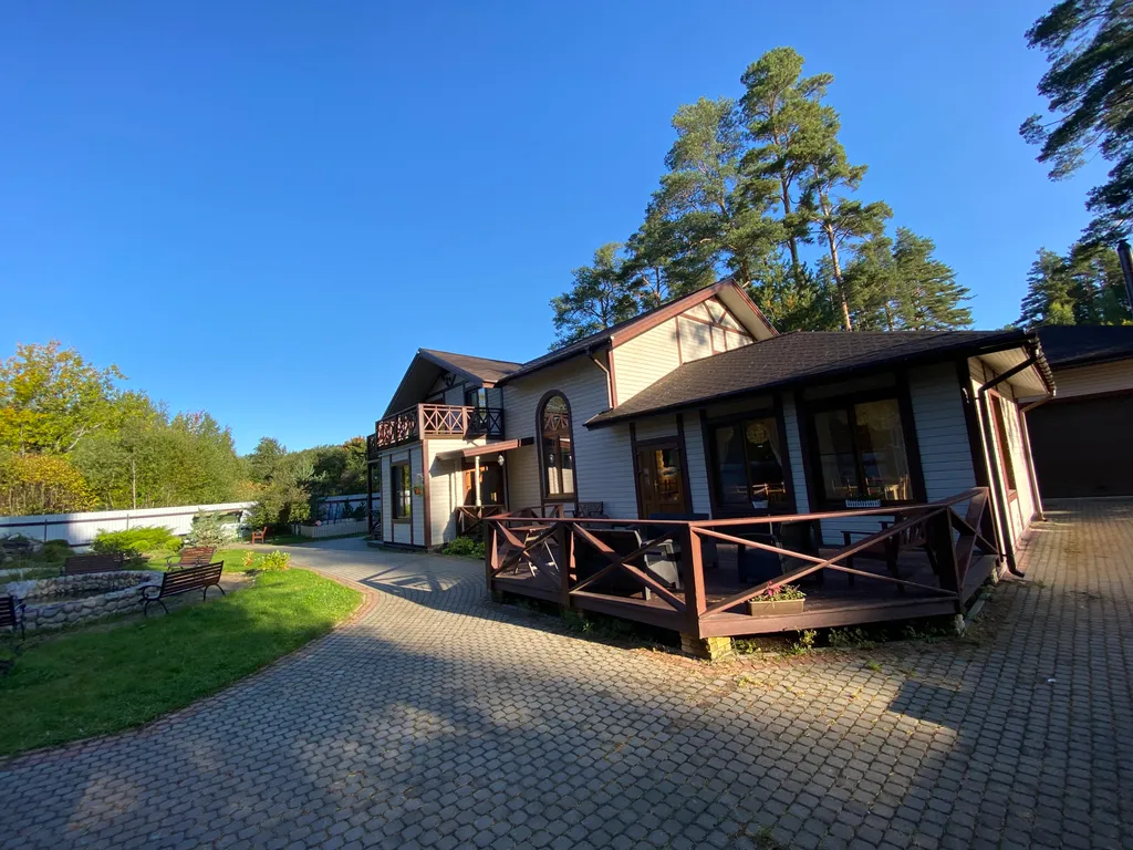 Дом в Громово на берегу озера Суходольское