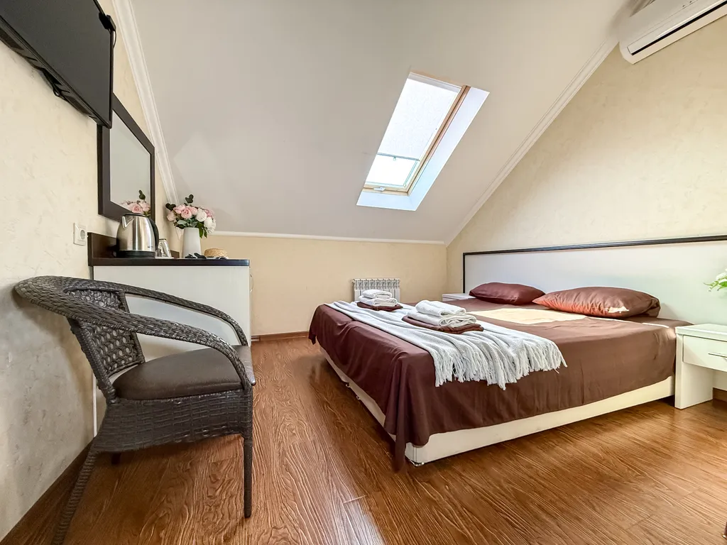 Квартира Мансардный номер в центре в 7 минутах до моря — аренда посуточно в Кабардинка