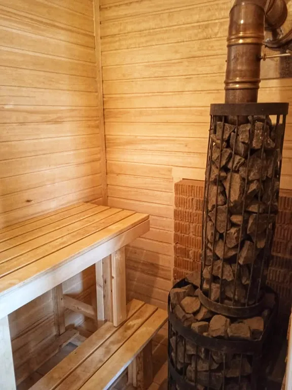 Дом на берегу реки