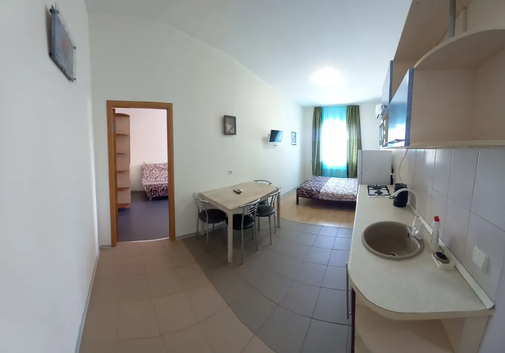 Квартира Комфортная комната рядом с морем для семьи — аренда посуточно в Уютное