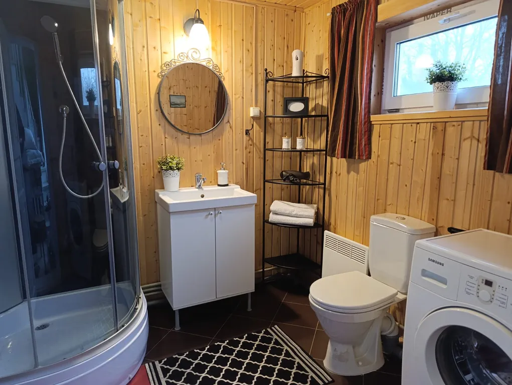 5 к. дом с баней на берегу озера Петрозаводск