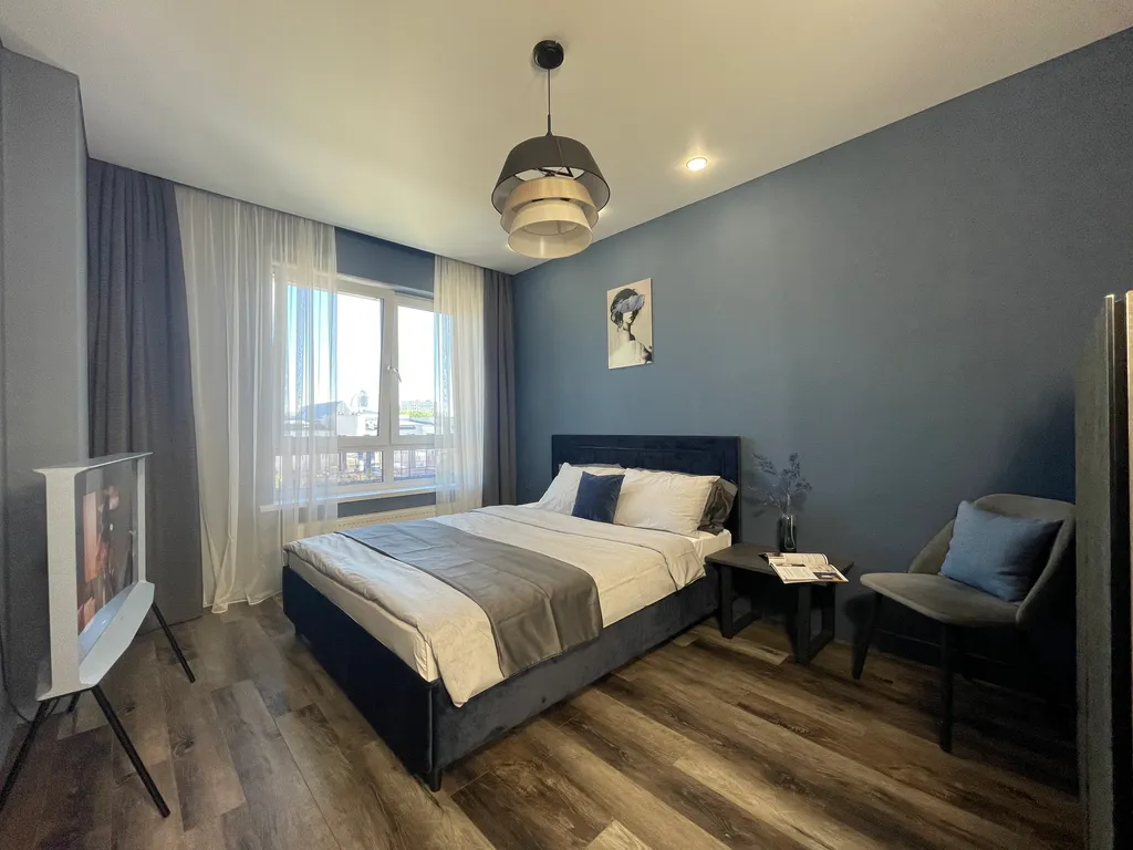 Роскошная уютная квартира с огромными окнами в тихий двор