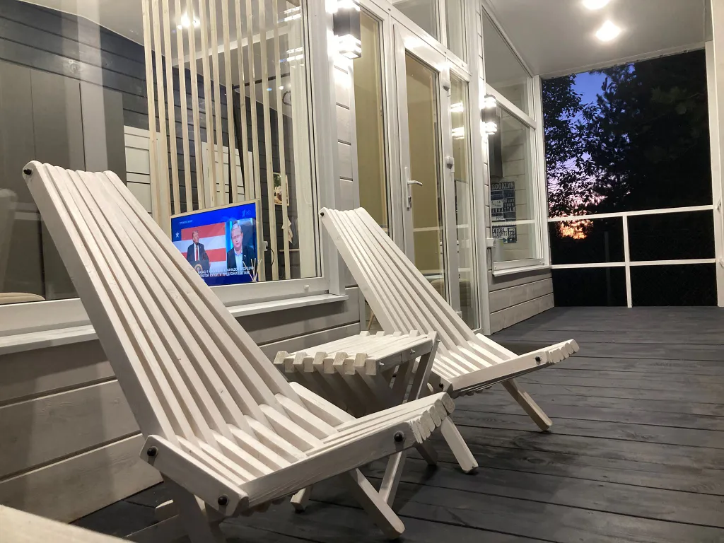 Дом на первой линии реки в тишине леса под Тверью