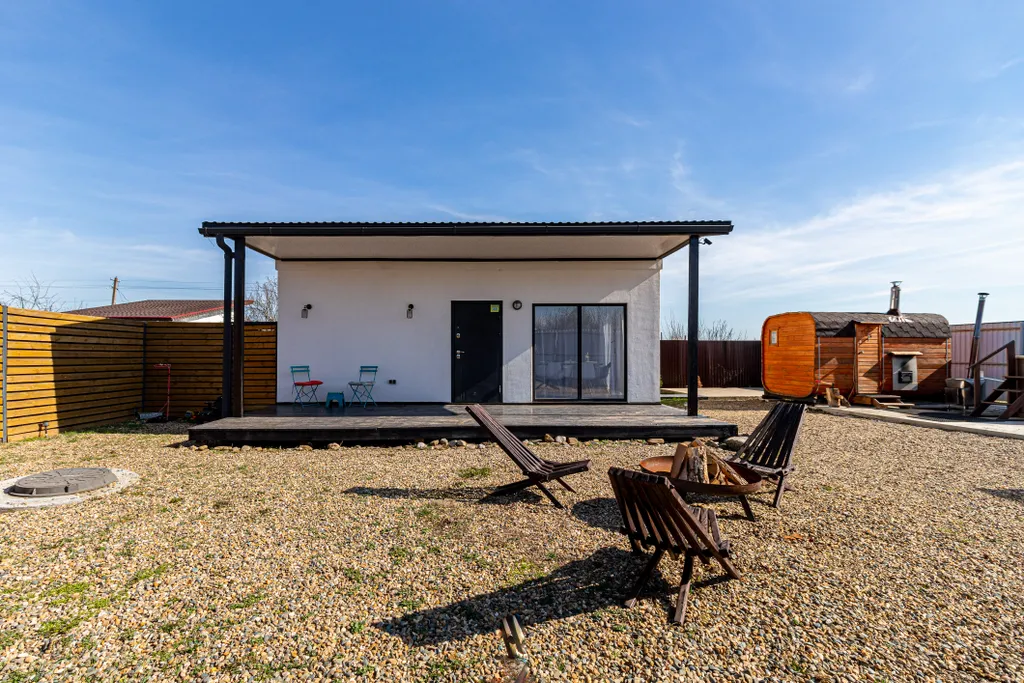 Уютный дом за городом