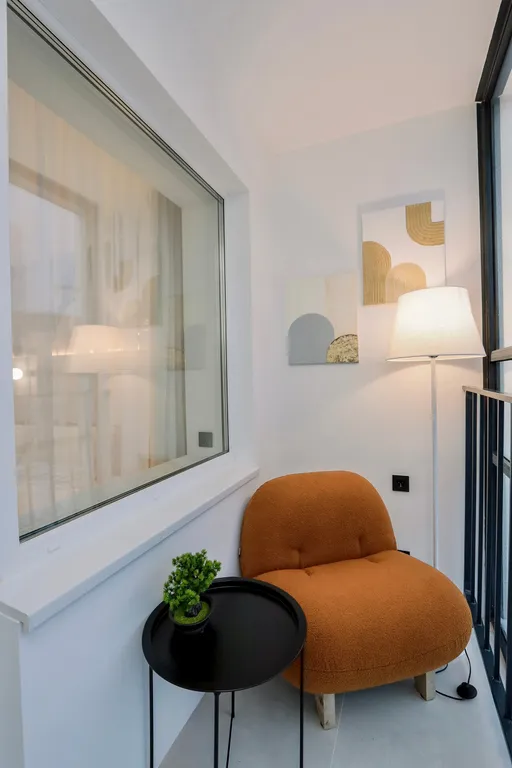 Дизайнерская студия премиум-класса c великoлепным видом для двоиx