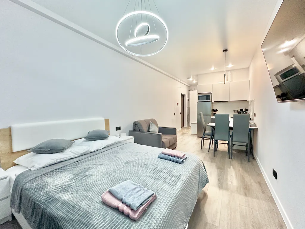 Дизайнерская студия Ls-steel love с видом на море с 13 этажа