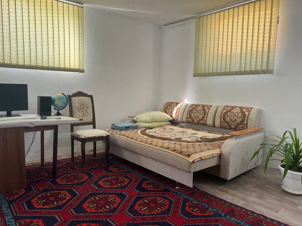 Комнаты две в 10 минутах пешком от набережной