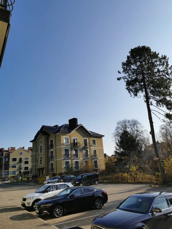 Уютная квартира с панорамными окнами близко к центру