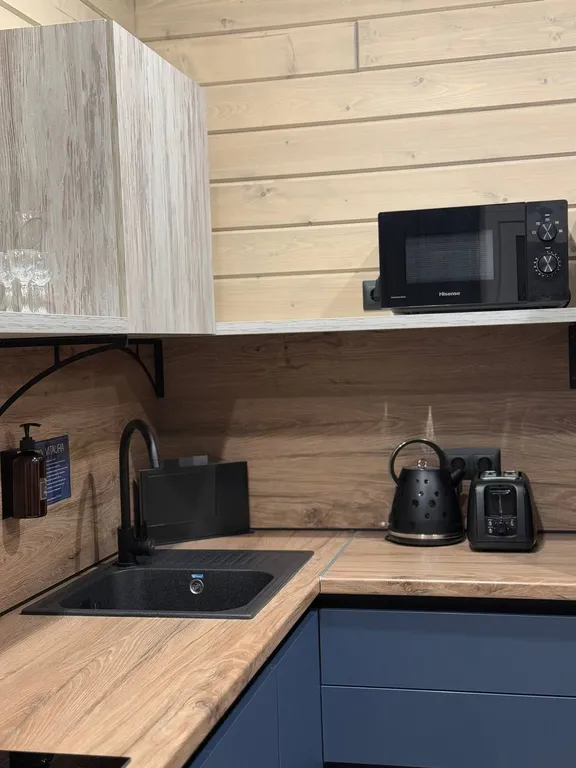 Коттедж для всей компании с видом на лес