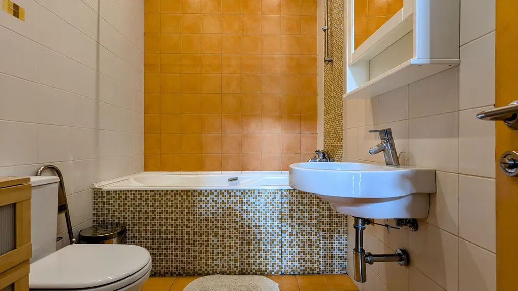 Дом с бассейном в 3 километрах от МКАД