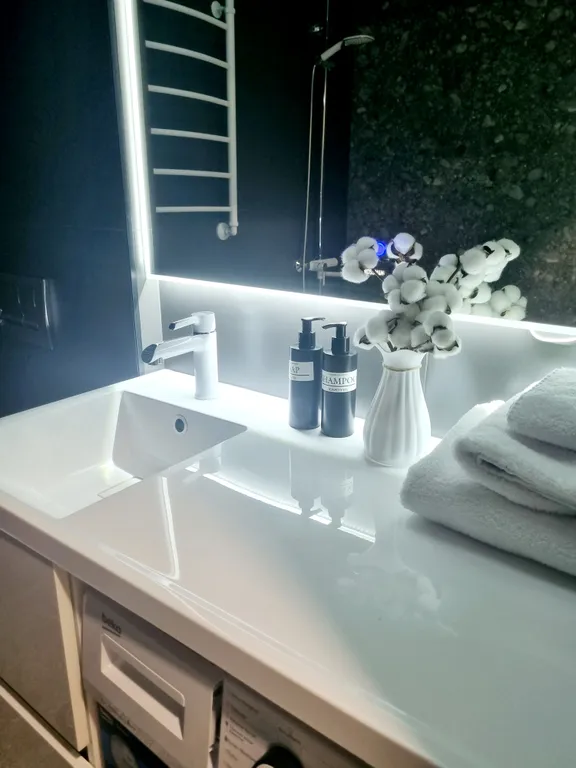 Уютная квартира с дизайнерским ремонтом на Октябрьский 30Б