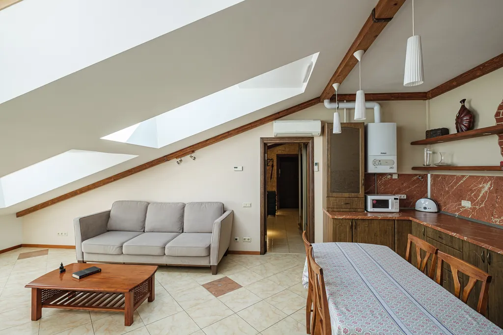 Мансарда у Эрмитажа с балконом