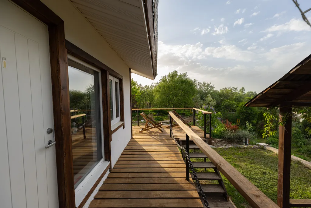 Коттедж Три Галки Дом в саду — аренда посуточно в Боровичи