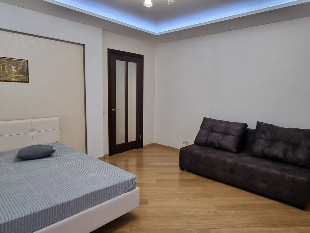 Современная 4-комн. в 10 мин пешком до МВДЦ Сибирь