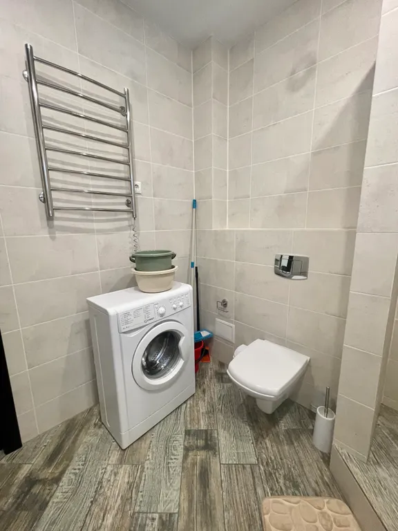 Большая квартира напротив подъемника