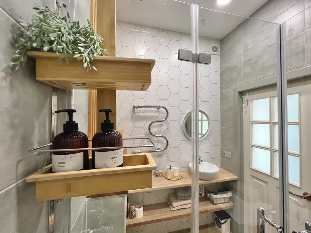 Солнечная квартира у озера рядом с новой набережной