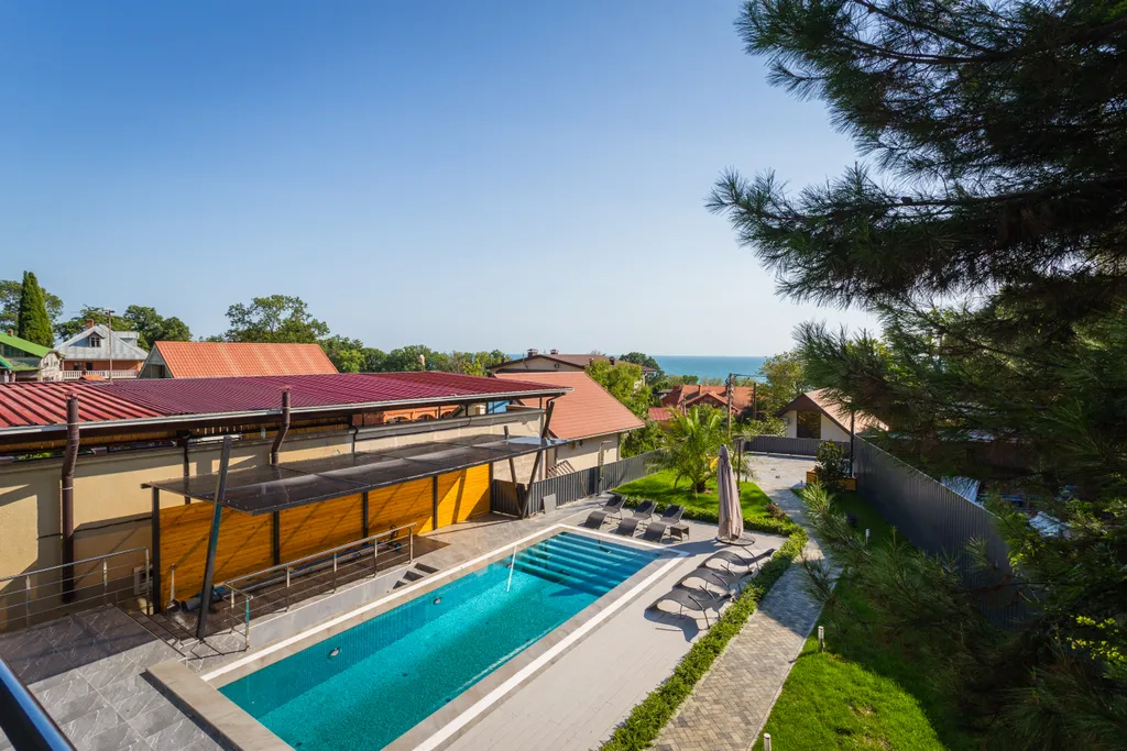 Дом у моря с бассейном