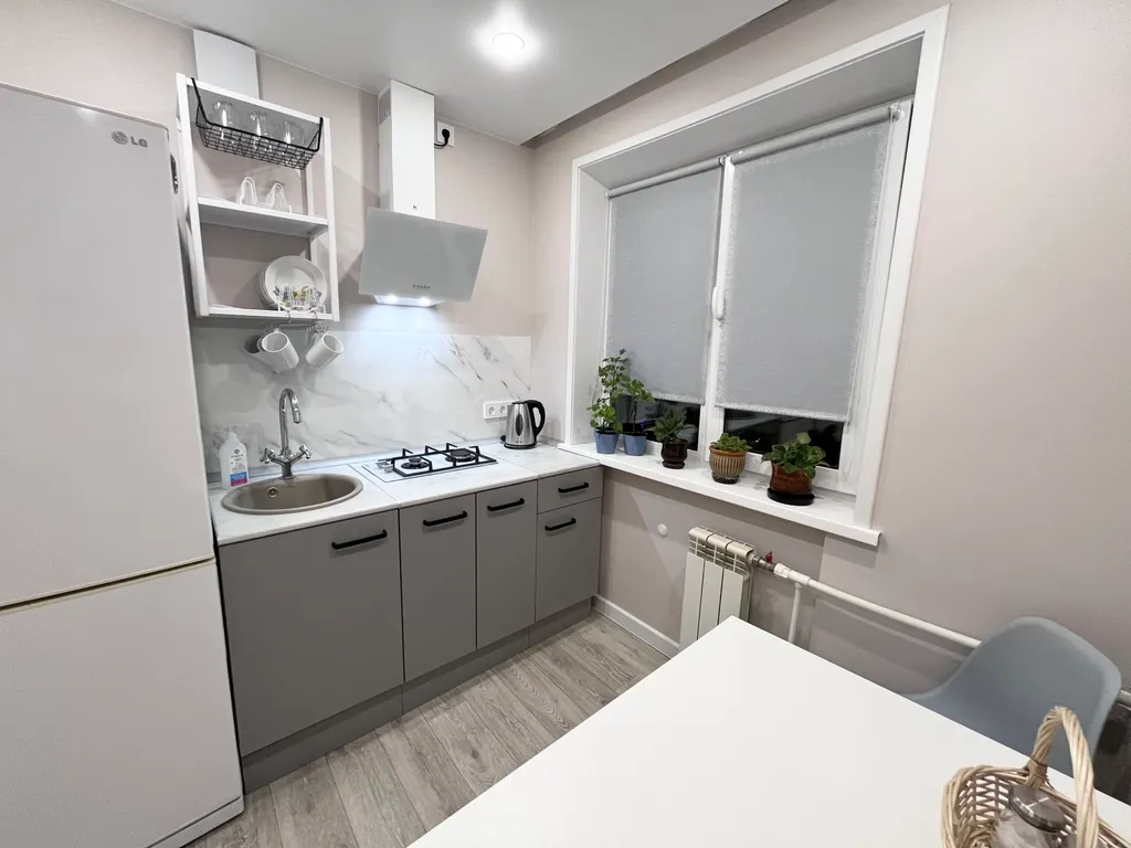 Двухкомнатная квартира около городских прудов